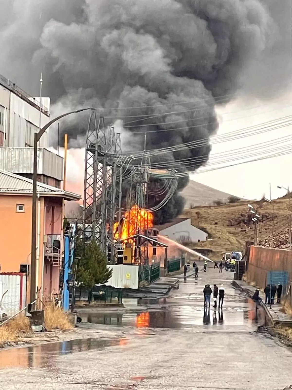 Termik santralde korkutan yangın
