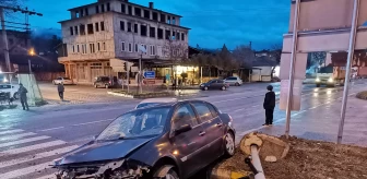 Osmancık'ta İki otomobil çarpıştı: 2 yaralı