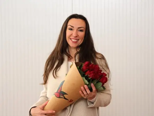 Kırgızistanlı Leyla, devlet desteği ile kesme gül serası kurdu
