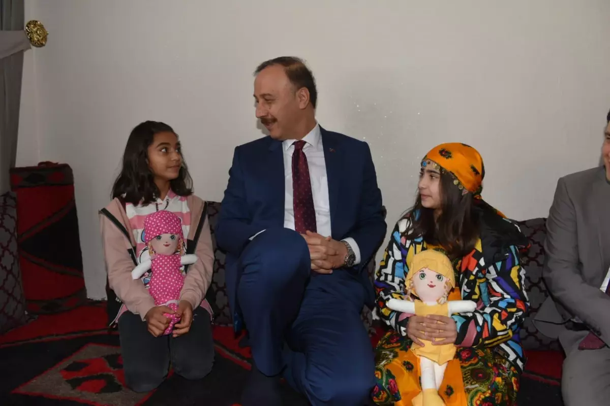 Vali Erin, Viranşehir'deki Ezidi Vatandaşlarla Bayramlaştı