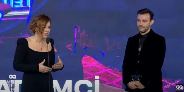 Yılın Oyuncusu ödülünü alan Salih Bademci, konuşma yaparak gözyaşlarına hakim olamadı