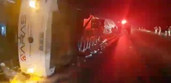 Son dakika haberi: Kars'ta yolcu otobüsü devrildi; 3 ölü, 10 yaralı (2)