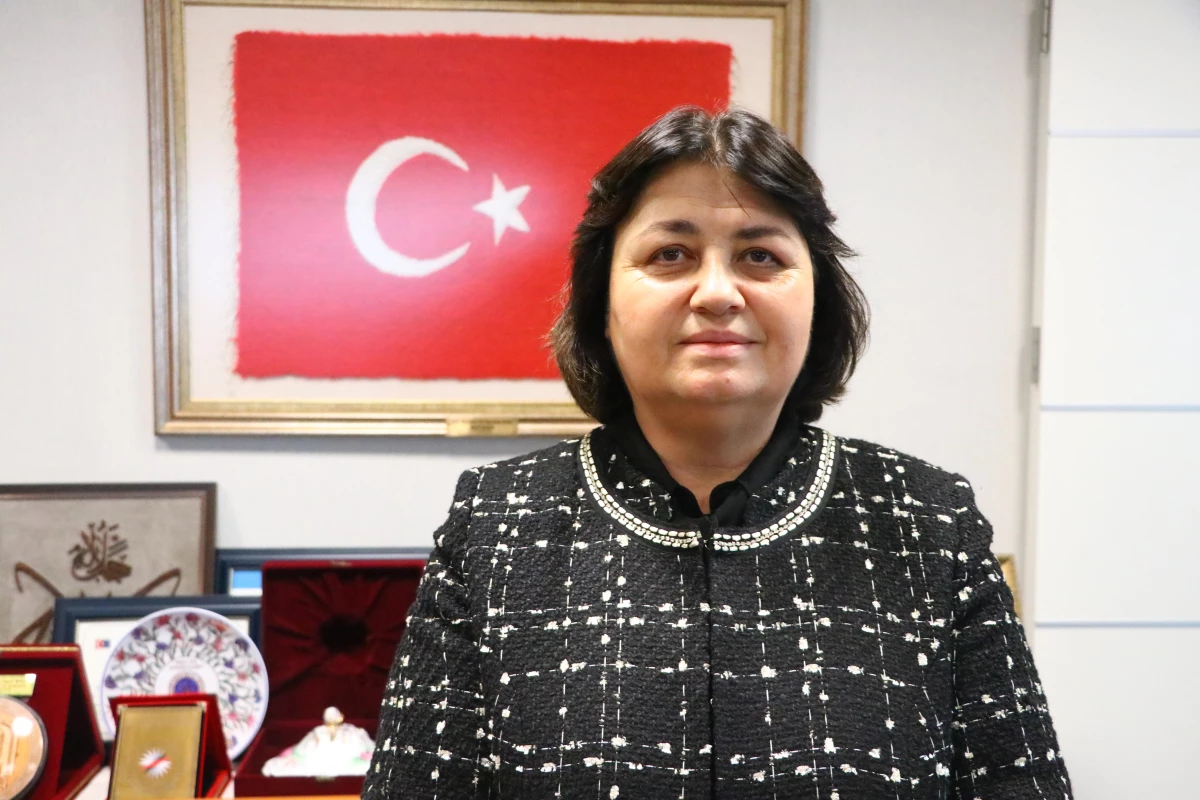 Η σύζυγος του Sadik Ahmet, Işık Ahmet, επέστησε την προσοχή στις παραβιάσεις των δικαιωμάτων στη Δυτική Θράκη.