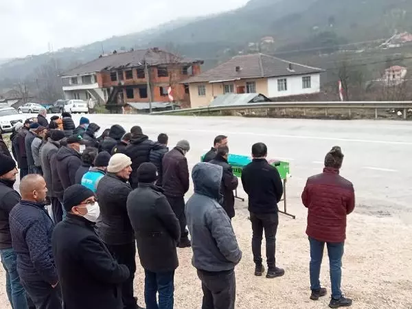 Son dakika haber! SEVGİLİSİNİ BOĞAZINI KESEREK ÖLDÜRMEDEN ÖNCE ARKADAŞINA KREDİ ÇEKTİRMİŞ