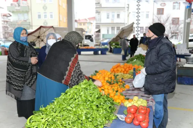 Çubuk Belediyesinin yaptırdığı modern semt pazarı açıldı