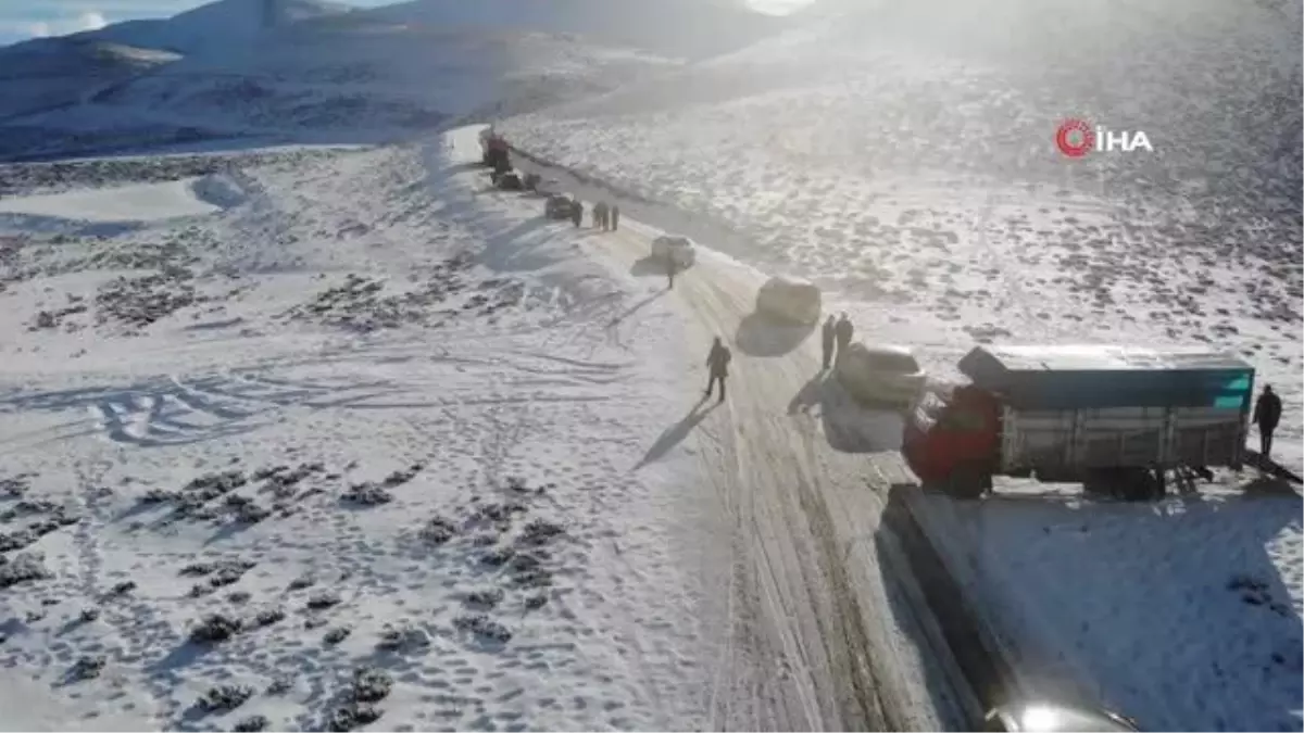 Erzurum'da buz tutan yollar çileye dönüştü