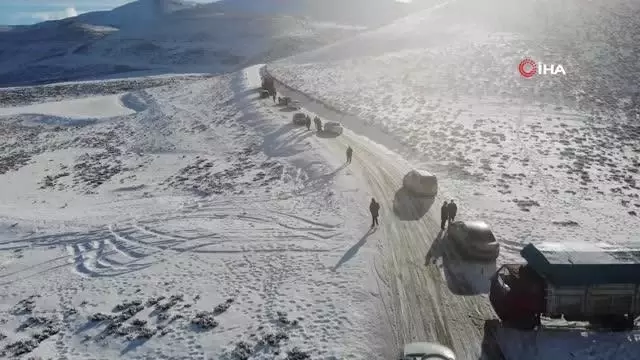 Erzurum'da buz tutan yollar çileye dönüştü