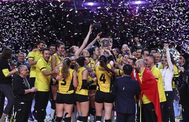 Son Dakika: Tarihi başarı! Finalde güçlü rakibi Imoco'yu 3-2 mağlup eden VakıfBank Voleybol Takımı, dünya şampiyonu oldu