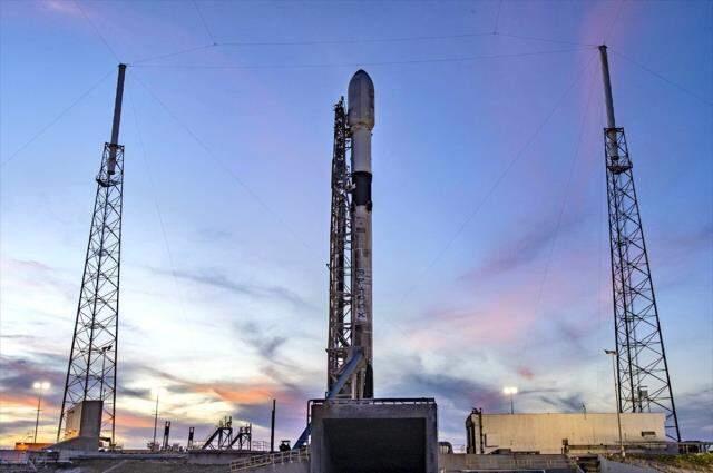 Türksat 5B uydusu fırlatma rampasında yerini aldı Türksat 5B uydusu fırlatma rampasında yerini aldı