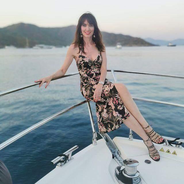 Yarı çıplak masaj yaptıran Nefise Karatay, odaya aniden giren iş adamını görünce olay çıktı