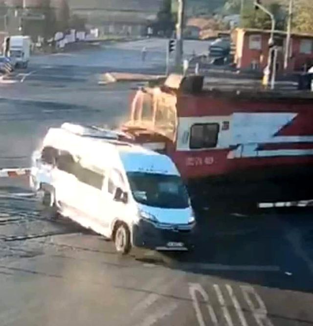 Son dakika haberleri! 7 kişiye mezar olan minibüs kazasında sürücü asli kusurlu sayıldı