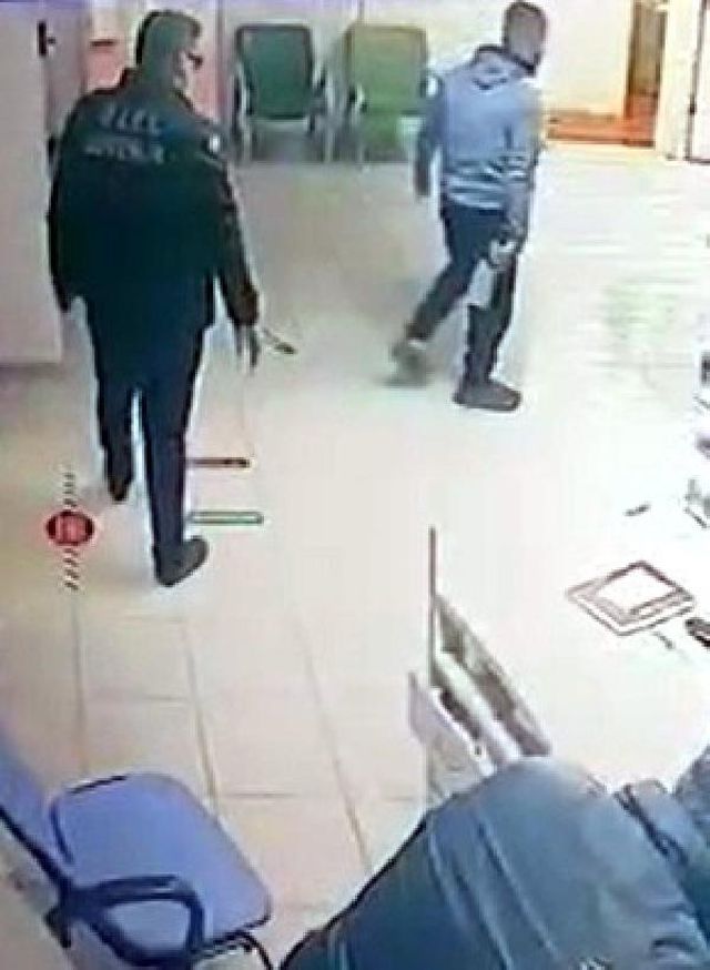 Hastanede satırla dehşet saçtı