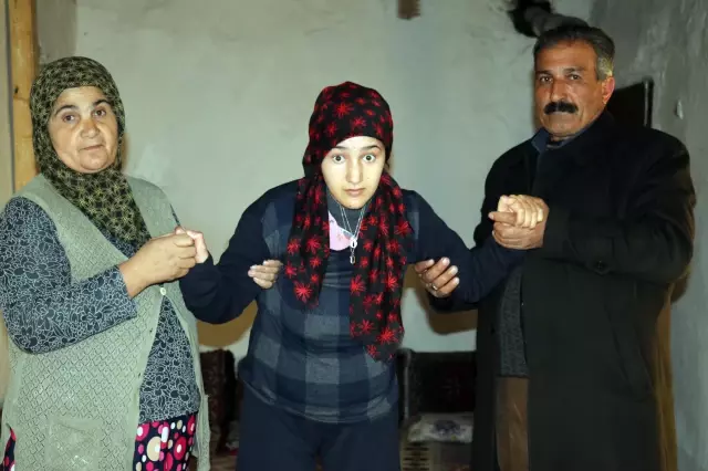 Huntington hastası genç kız tedavi olmak istiyor
