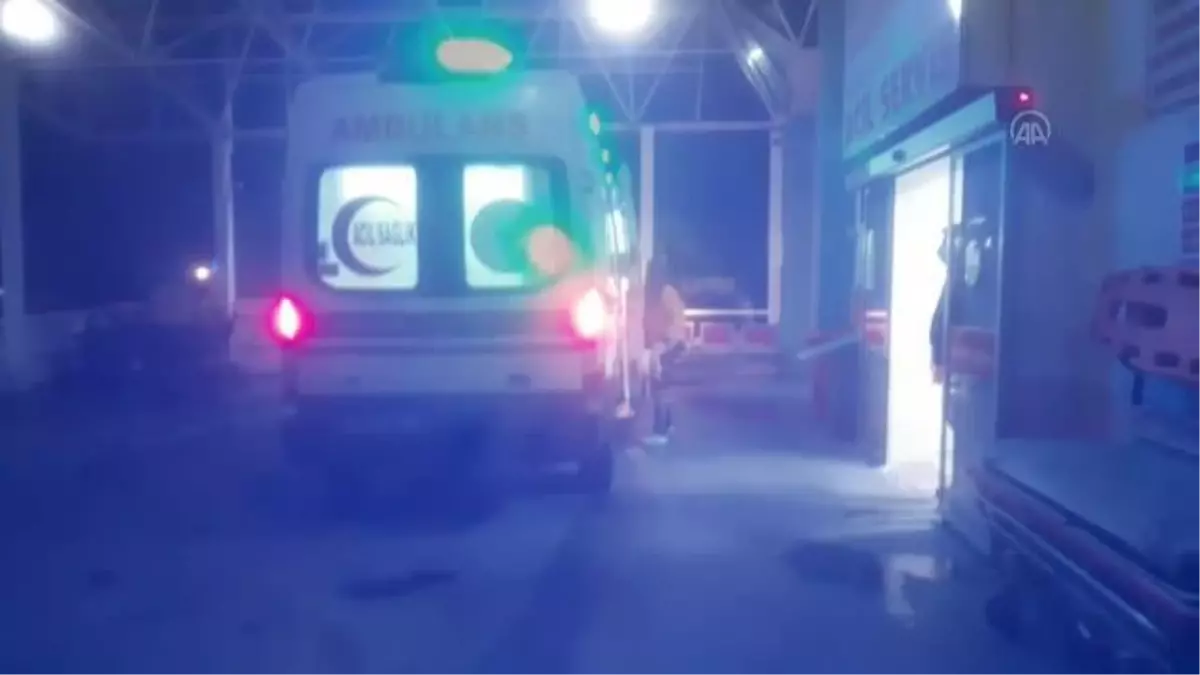 İki otomobilin çarpışması sonucu 3 kişi yaralandı
