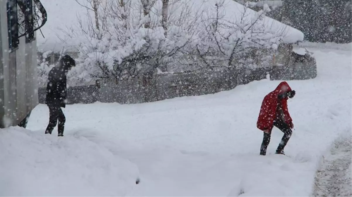 Şiddetli kar yağışı nedeniyle 5 ilde yüz yüze eğitime ara verildi
