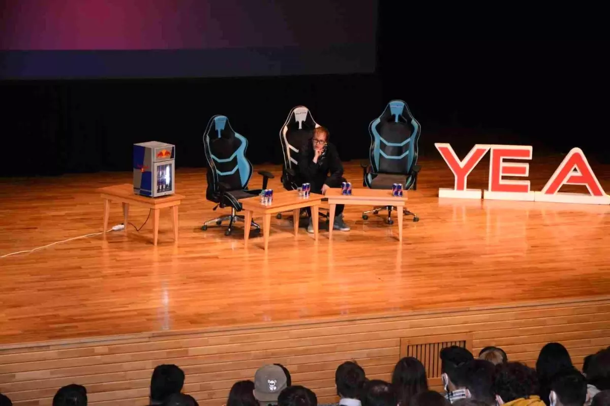 Anadolu Üniversitesi İletişim Kulübü'nden 'Streamers' etkinliği