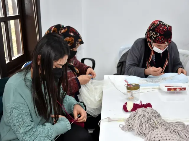 Engelli genç, el emeği göz nuru ürünleriyle herkese örnek oluyor