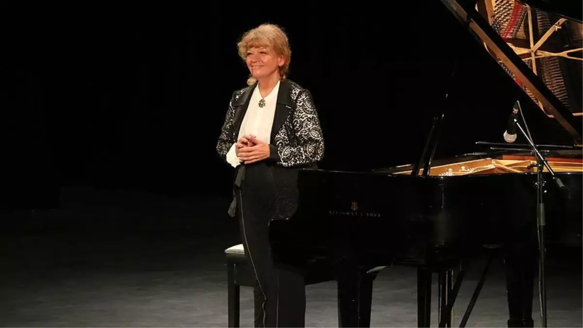 İdil Biret kimdir? İdil Biret Müzik Hayatı..