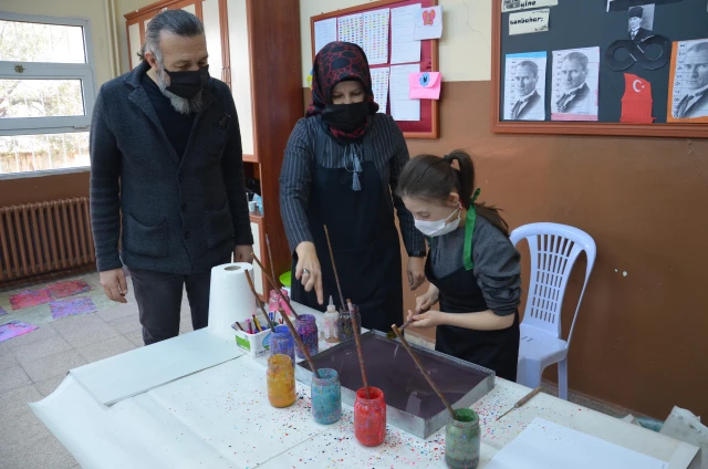 Manisa'da özel eğitim öğrencileri hayata el sanatlarıyla bağlanıyor