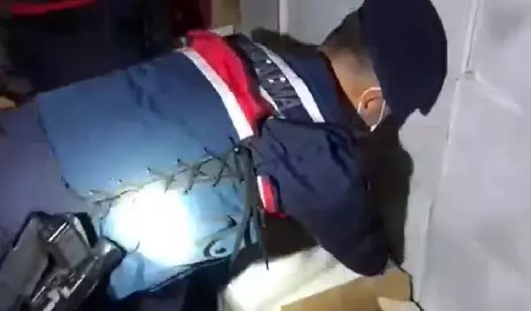 Son dakika haberleri: Balıkesir'de 3 bin 160 litre kaçak içki ele geçirildi; 21 gözaltı