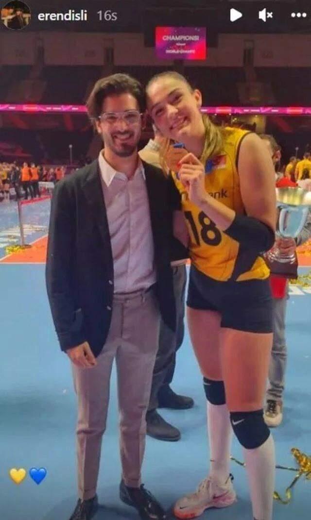 Güzel voleybolcu Zehra Güneş hakkında bomba aşk iddiası! Fenerbahçeli isimle fotoğrafı çıktı