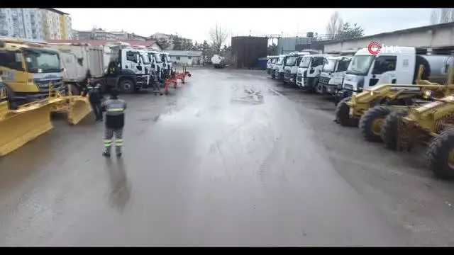 Karın başkenti Erzurum'da ekipler seferber oldu