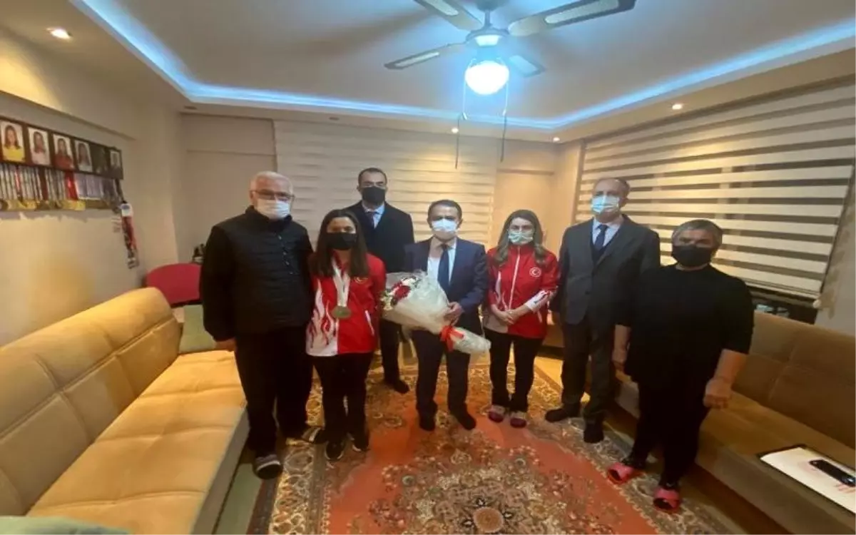 Vali İlhami AKTAŞ, Dünya Şampiyonu Milli Sporcu Deniz Şevin ŞENTUNA'yı Ziyaret Etti