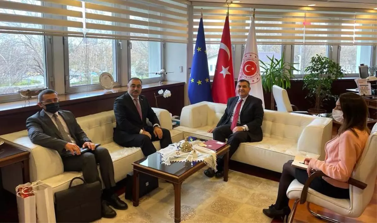 Dışişleri Bakan Yardımcısı ve AB Başkanı Büyükelçi Faruk Kaymakcı Azerbaycan'ın Ankara Büyükelçisi Reşad Mamadov ile Biraraya Geldi