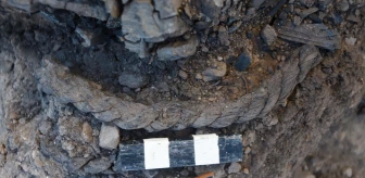 Kütahya'da höyük kazısında 4 bin 500 yıllık urgan parçalarına rastlandı