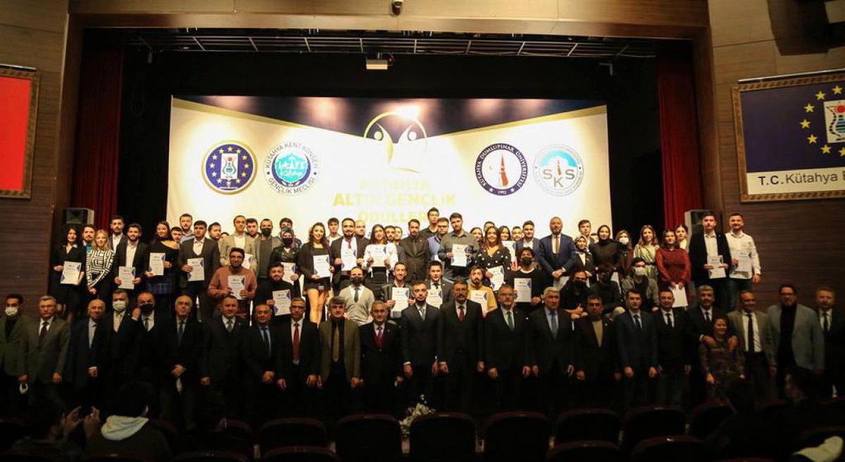 Kütahya Altın Gençlik Ödülleri Sahiplerini Buldu