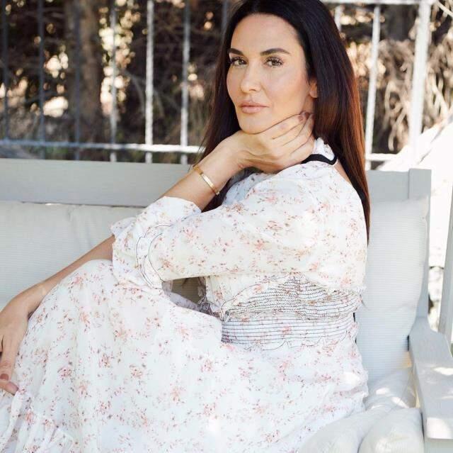 Oyuncu Ayşe Tolga'nın çalışanı tarafından 1 milyon TL'lik mücevheri çalındı Oyuncu Ayşe Tolga'nın çalışanı tarafından 1 milyon TL'lik mücevheri çalındı