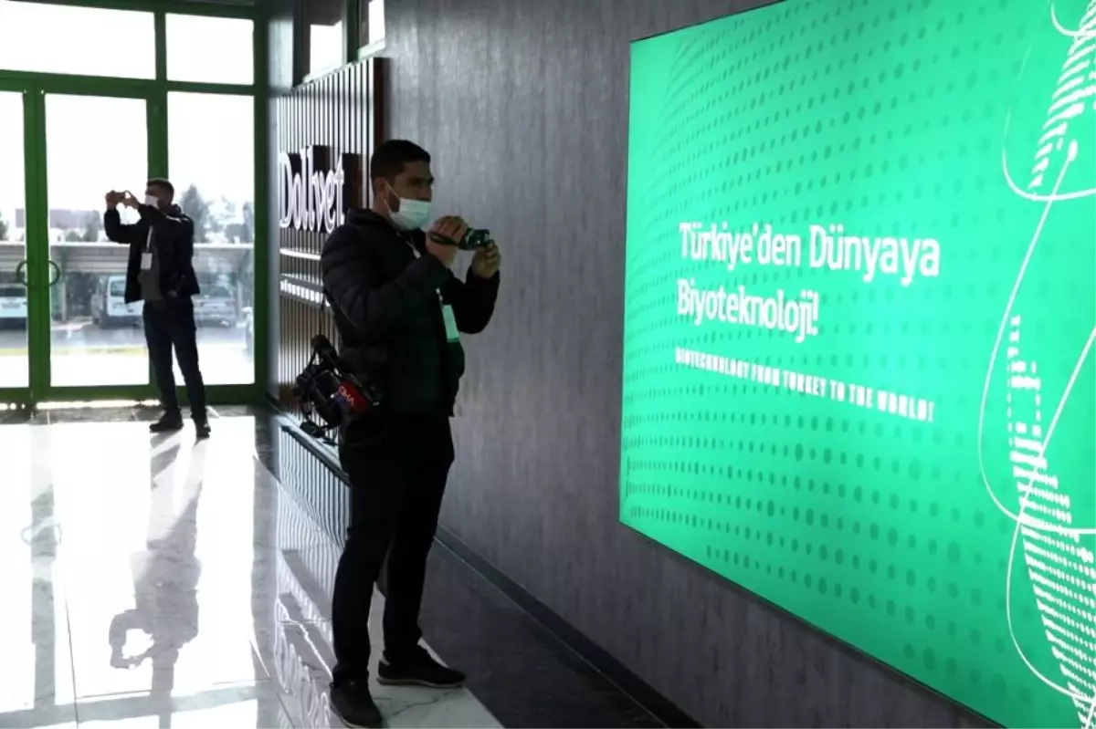 Şanlıurfa'daki TURKOVAC üretim tesisi gazetecilere tanıtıldı