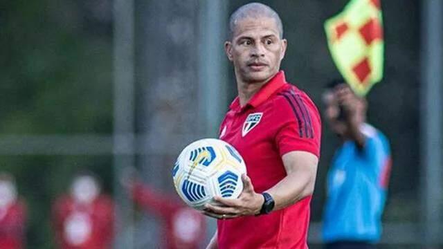 Alex de Souza, Fenerbahçe'ye geri dönecek mi? Suskunluğunu bozdu Alex de Souza, Fenerbahçe'ye geri dönecek mi? Suskunluğunu bozdu