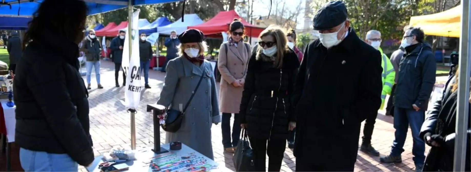 Başkan Gökhan Yılbaşı Pazarını Ziyaret Etti