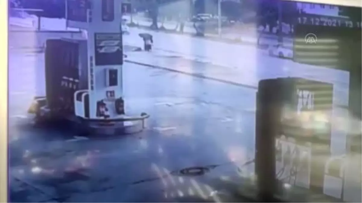Hafif ticari aracın çarptığı kadın yaşamını yitirdi