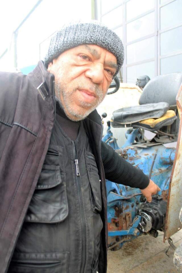 Motor ustası düz traktörleri 4x4 haline getiriyor! İşlem sonrasında traktörün değeri 100 bin lira artıyor Motor ustası düz traktörleri 4x4 haline getiriyor! İşlem sonrasında traktörün değeri 100 bin lira artıyor