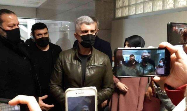 Velayet davasına damga vuran kare! Özcan Deniz, adliye koridorunda dua ederek beklemiş