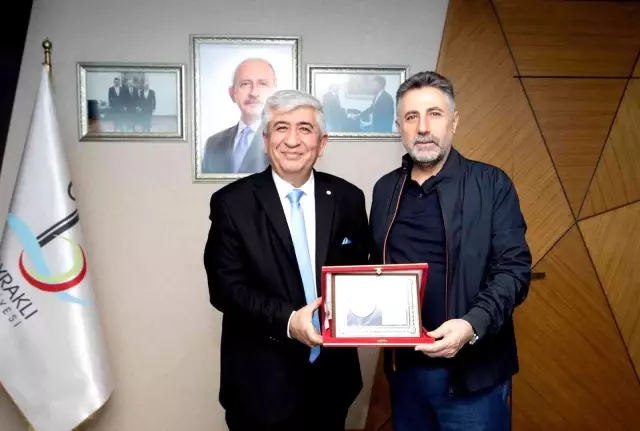 Bayraklı Belediyesi'nden berberlere can suyu