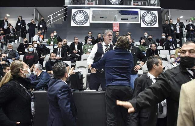 Beşiktaş'ta herkes ateş topu! Divan'da kavga çıktı Beşiktaş'ta herkes ateş topu! Divan'da kavga çıktı