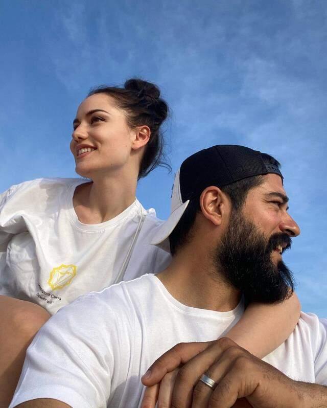Fahriye Evcen eşi Burak Özçivit'in doğum gününü kutladı, bir fotoğraf herkesin dikkatini çekti