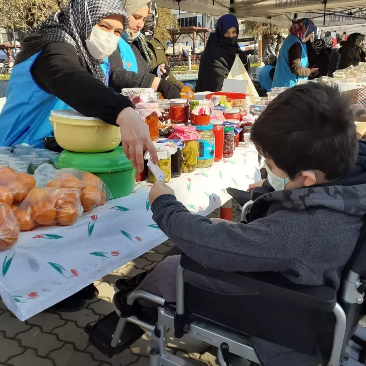 Son dakika haber... Sakarya'da bedensel engelli çocuk kumbarasındaki paraları Afrika için bağışladı