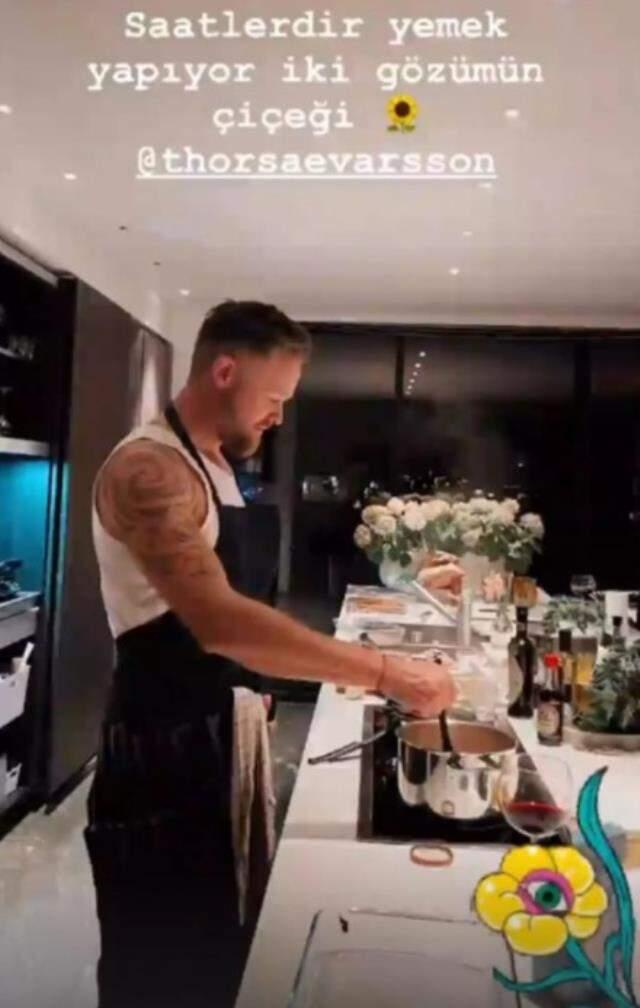 Sevgilisinin ailesiyle tanışan Dilan Çiçek Deniz, görümcesi ve kayınpederiyle poz verdi