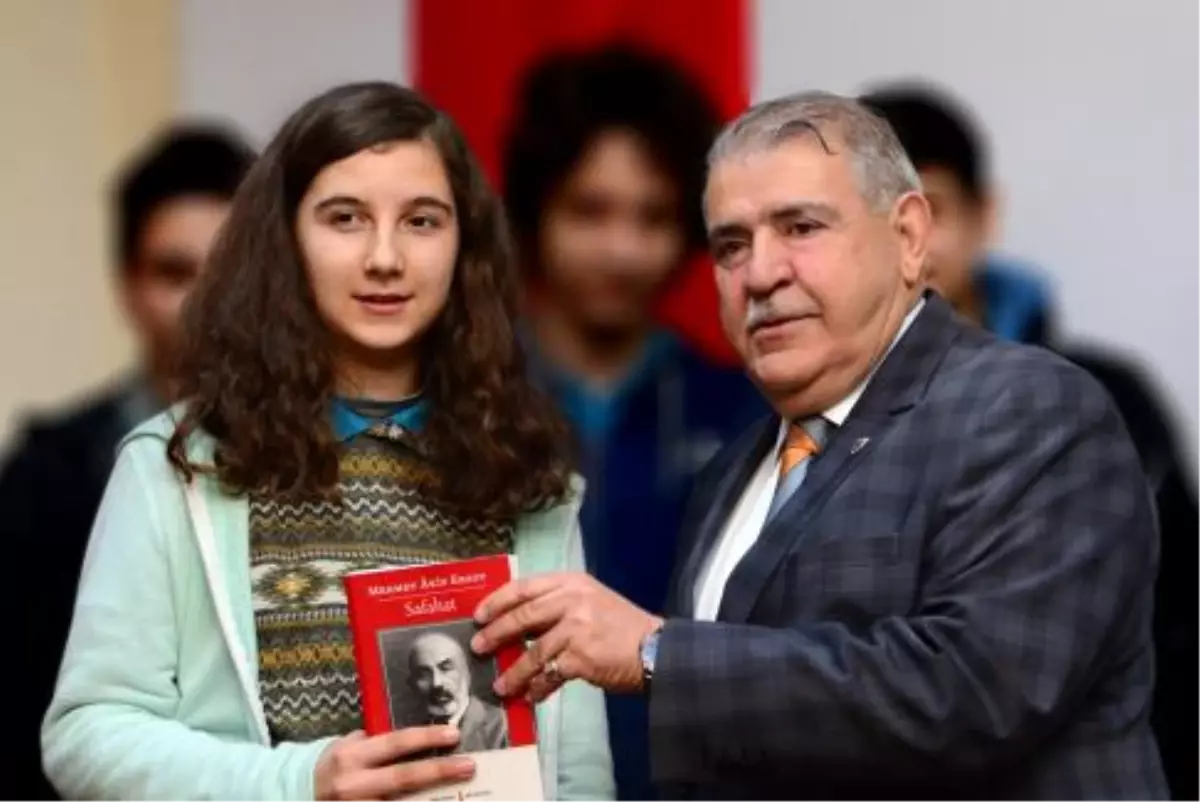 Başkan Mahçiçek, İstiklal Şairimizi Andı