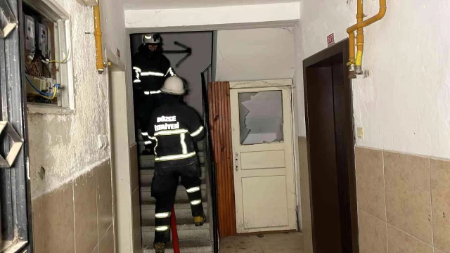 2 katlı evde çıkan yangın korkuttu