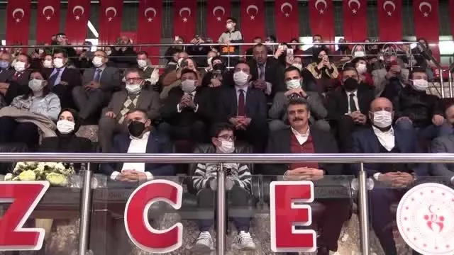 Metin Şentürk engelli bireyler için konser verdi