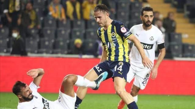 Protestolar eşliğinde gelen zafer! Afyon'u uzatmalarda yenen Fenerbahçe, Türkiye Kupası'nda son 16'ya kaldı Protestolar eşliğinde gelen zafer! Afyon'u uzatmalarda yenen Fenerbahçe, Türkiye Kupası'nda son 16'ya kaldı