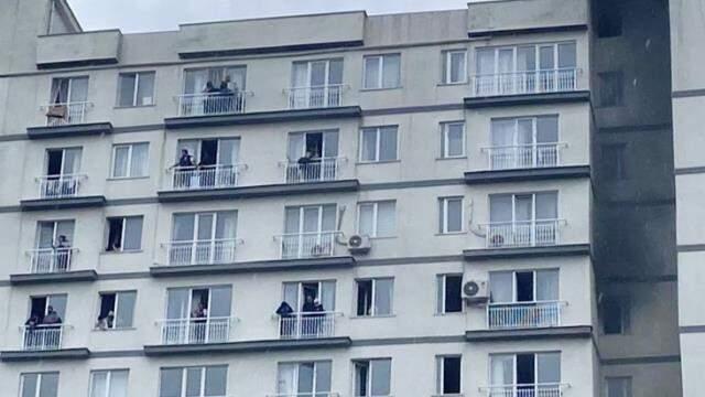 Son dakika! Esenyurt'ta 13 katlı rezidansta bilinmeyen bir nedenle yangın çıktı