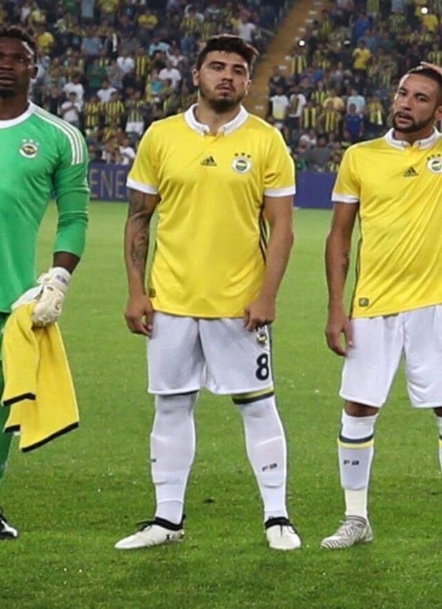 Fenerbahçe'de yeni Ozan Tufan krizi! 22 yaşındaki Burak Kapacak'ın oynamama sebebi belli oldu