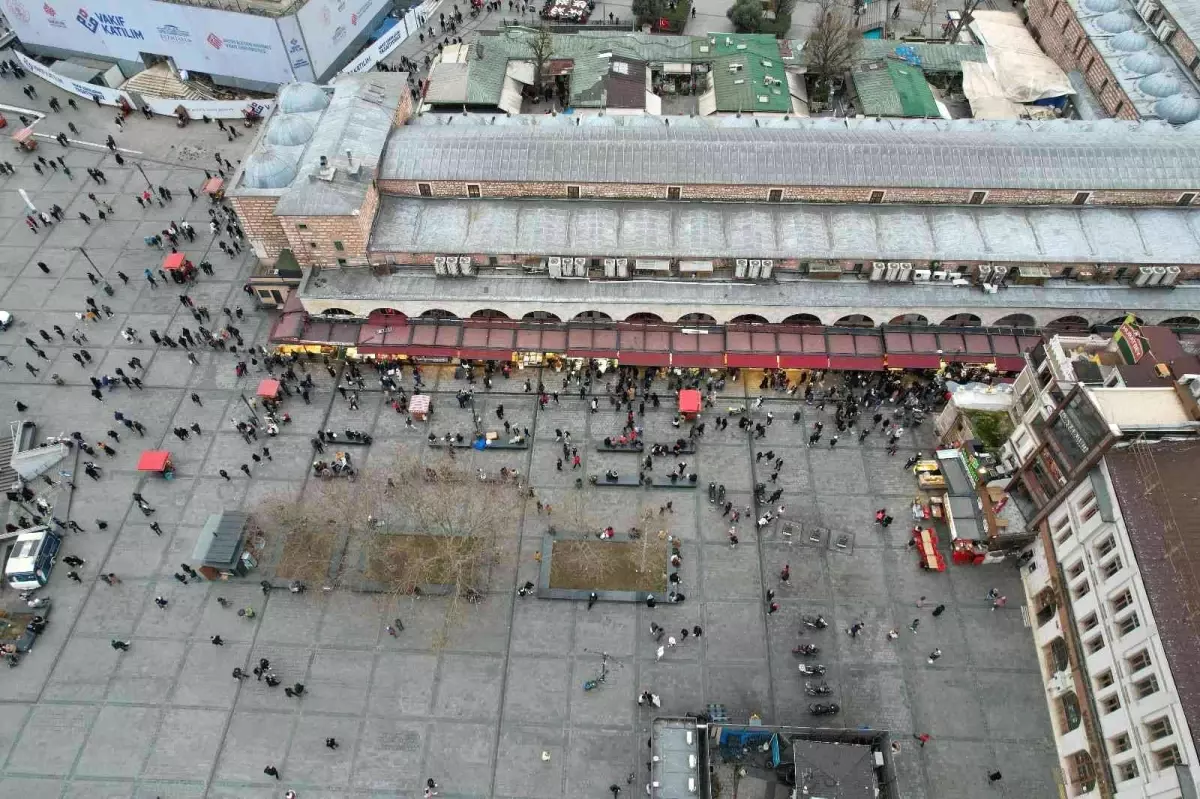Eminönü'nde yılbaşı alışverişi yoğunluğu