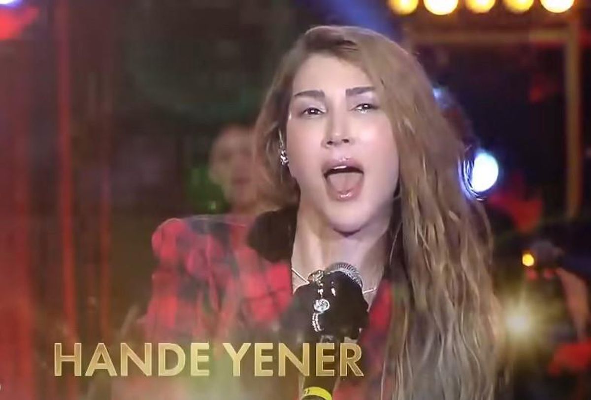 Hande Yener kimdir? Şarkılar Bizi Söyler konuğu Hande Yener kaç yaşında, nereli?